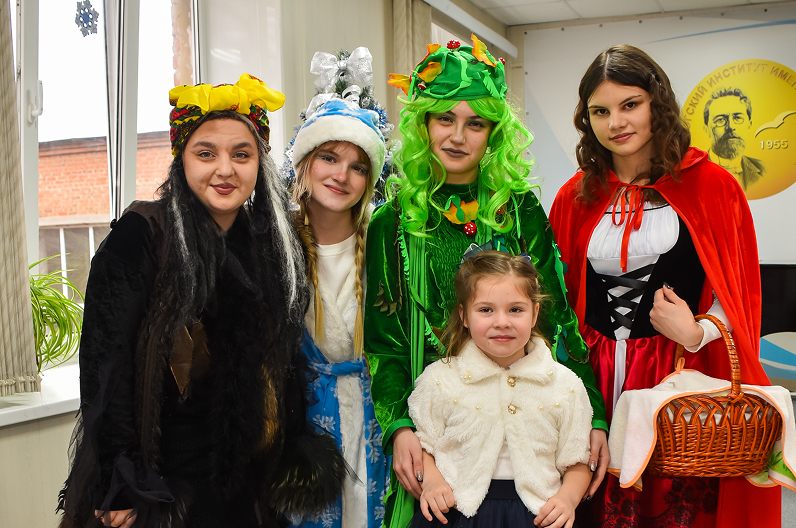 Волшебство Нового года в Логопедической школе «Речеград»: Праздничное представление для всех! Волшебство Нового года в Логопедической школе «Речеград»: Праздничное представление для всех!