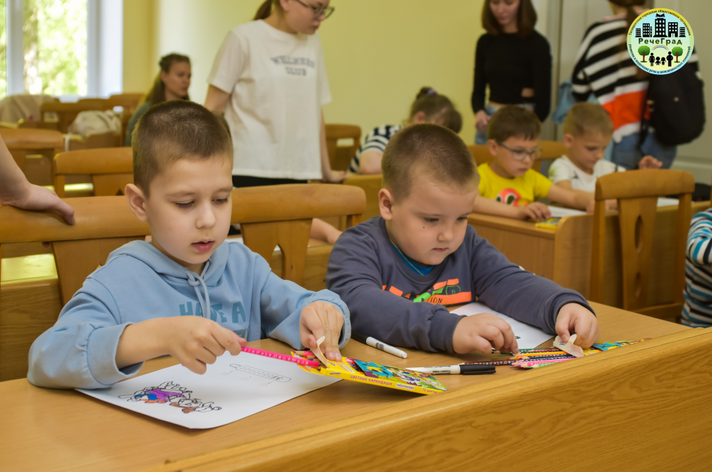 Занятия в Логопедической школе выходного дня «Речеград»