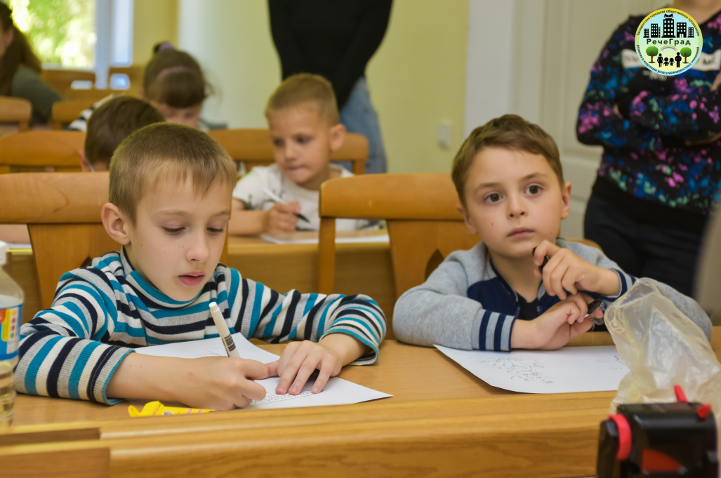 Занятия в Логопедической школе выходного дня «Речеград»