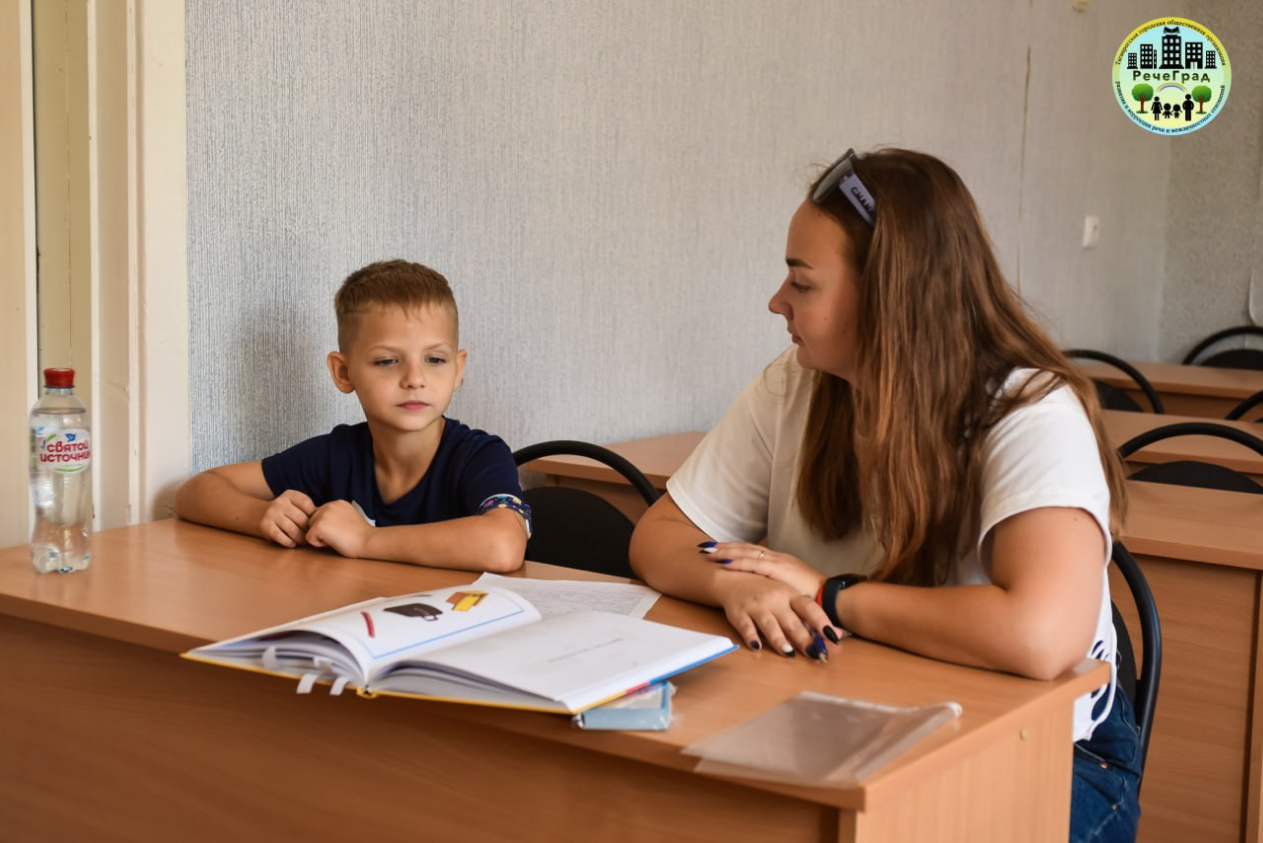 Занятие в Логопедической школе выходного дня «Речеград»