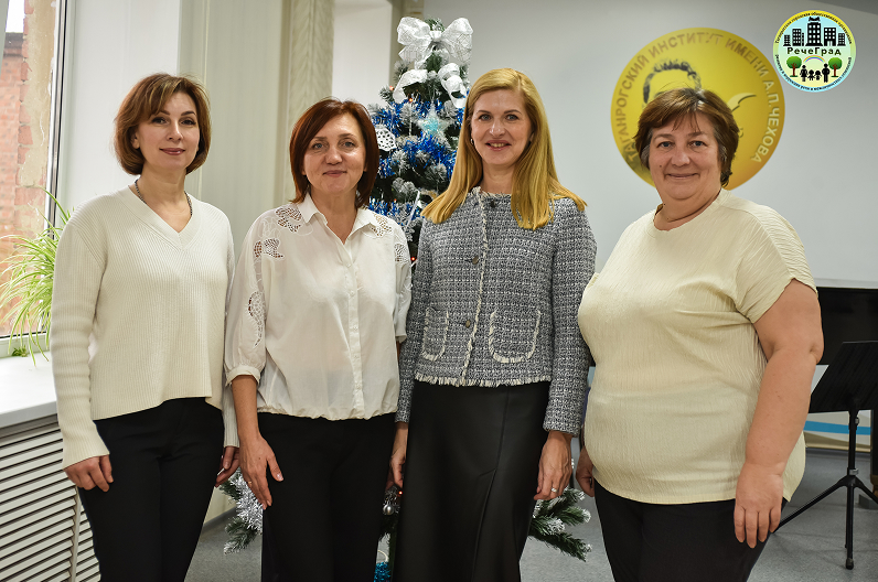 Волшебство Нового года в Логопедической школе «Речеград»: Праздничное представление для всех! Волшебство Нового года в Логопедической школе «Речеград»: Праздничное представление для всех!