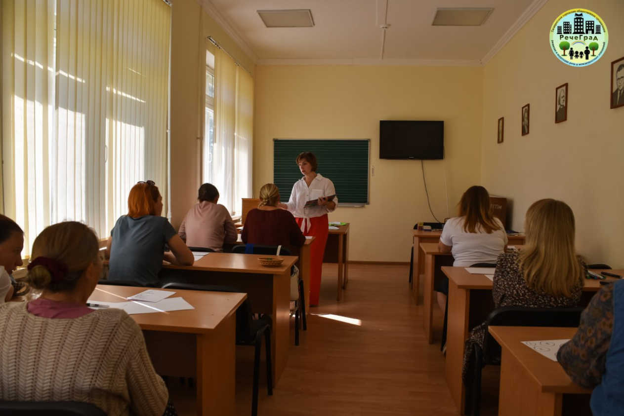 Занятие в Логопедической школе выходного дня «Речеград»